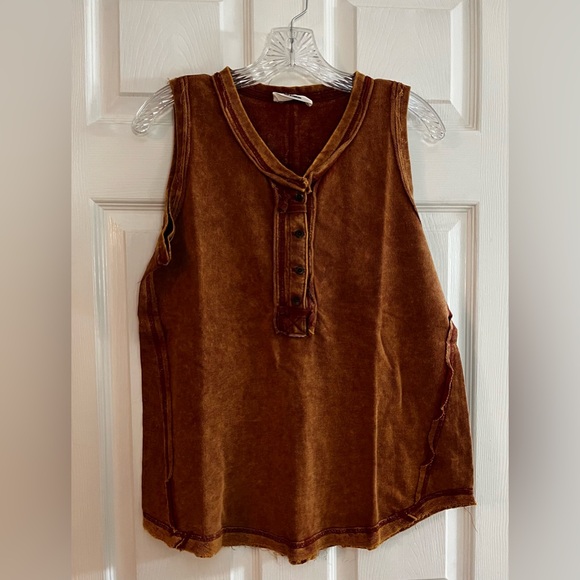 Zenana/Women’s Rust Sleeveless Tank Top NWOT size S - Picture 3 of 9